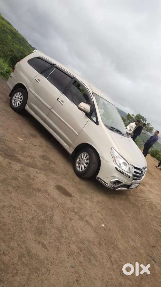 Toyota Innova 2013 Diesel 2nd Owner