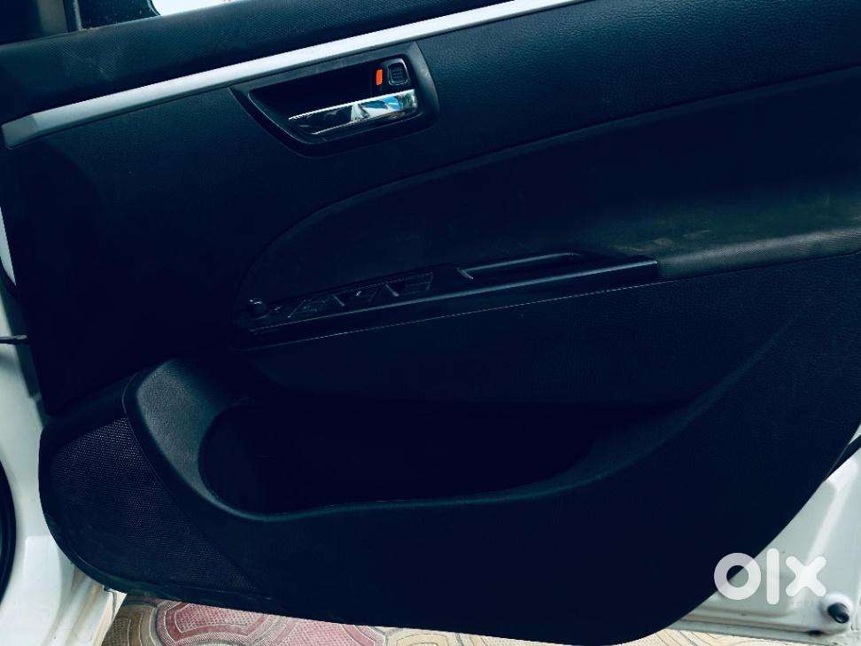 Maruti Suzuki Swift Vxi + Manual, 2016, Petrol