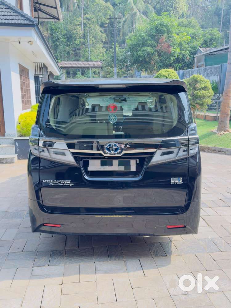 Toyota Vellfire 2.5 Executive Lounge, 2022, Petrol