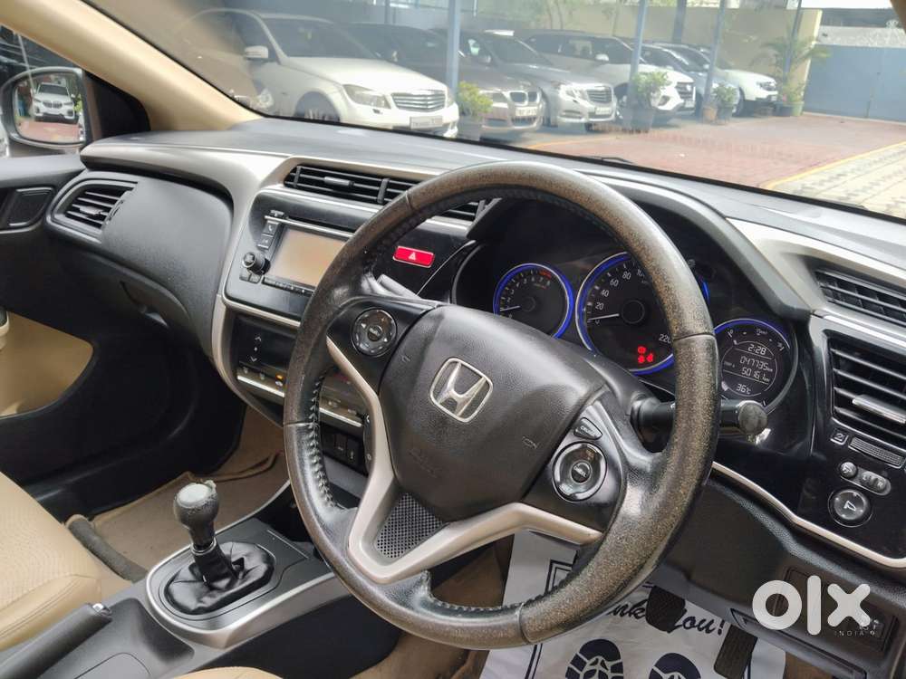 Honda City V Mt Sunroof, 2015
