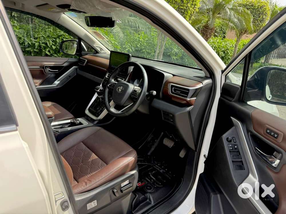 Toyota Innova Hycross 2.0 Zx Hybrid 7 Str, 2024, Petrol