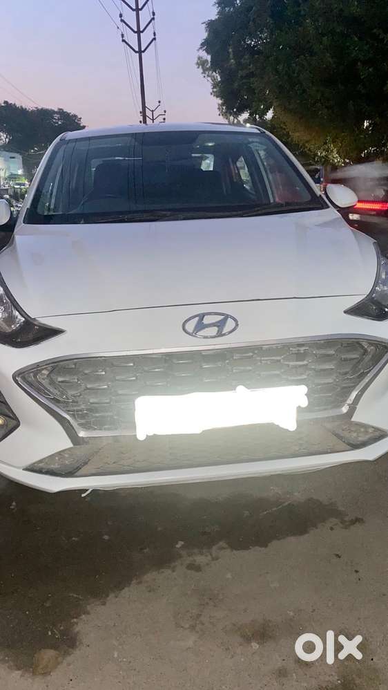 Hyundai Aura 2023 Cng