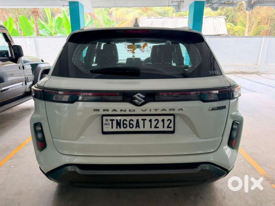 Maruti Suzuki Grand Vitara 1.5 Alpha Plus Intelligent Hybrid Ecvt, 2..