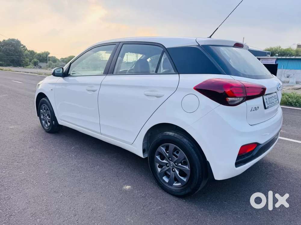 Hyundai Elite I20 1.2magna Executive At, 2018, Petrol