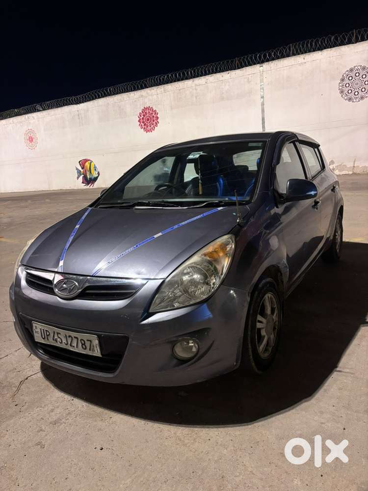 Hyundai I20 Asta Top Model Petrol +cng With 2011 Model Paper Work Done