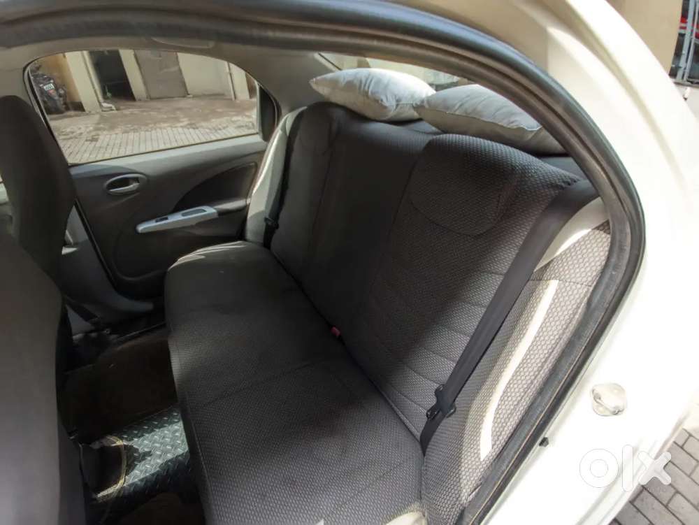 Toyota Etios 1.5 V 2012