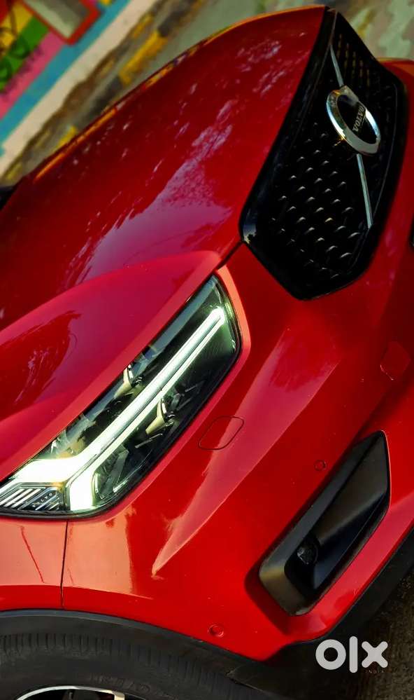 Volvo Xc40 2018 Model Brand New Car Diesel 4x4 ( R - Design )