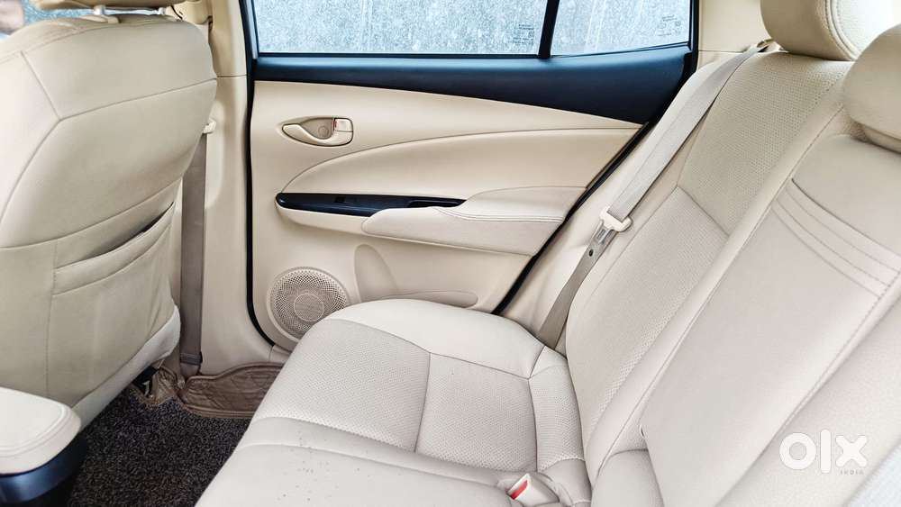 Toyota Yaris J Cvt, 2019, Petrol