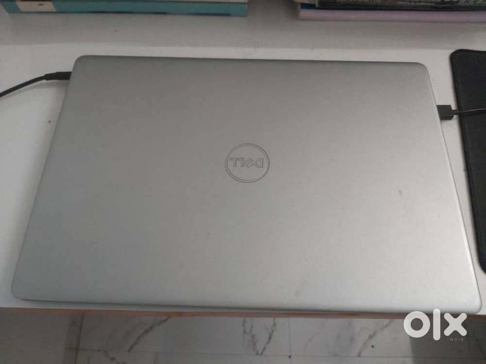 Dell Inspiron 8 GB Ram 512 SSD with Ryzen 5 3500U AMD graphic