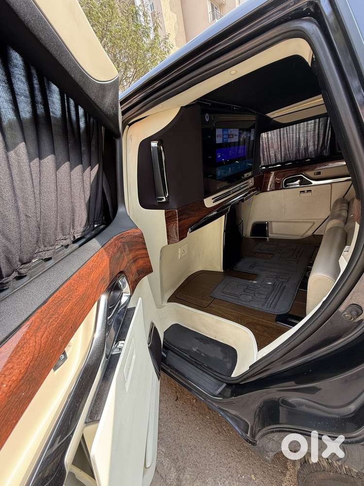 Toyota Innova Crysta 2.8 Zx At 7 Seater, 2022, Diesel