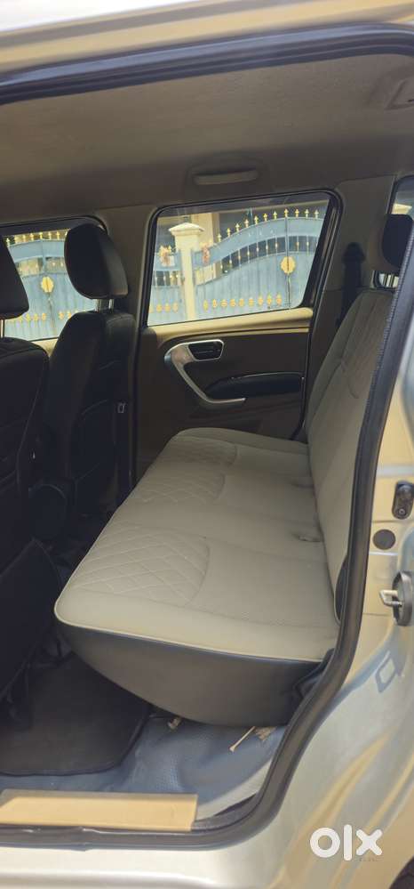 Mahindra Tuv 300 T10, 2018, Diesel