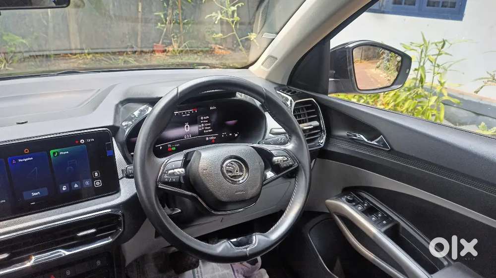 Skoda Kylaq Signature Plus Petrol Automatic 2025