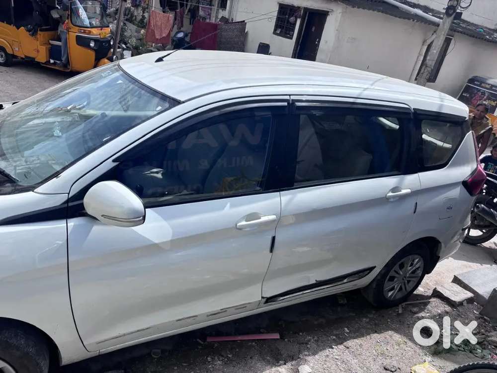 Maruti Ertiga Vxi At 2025
