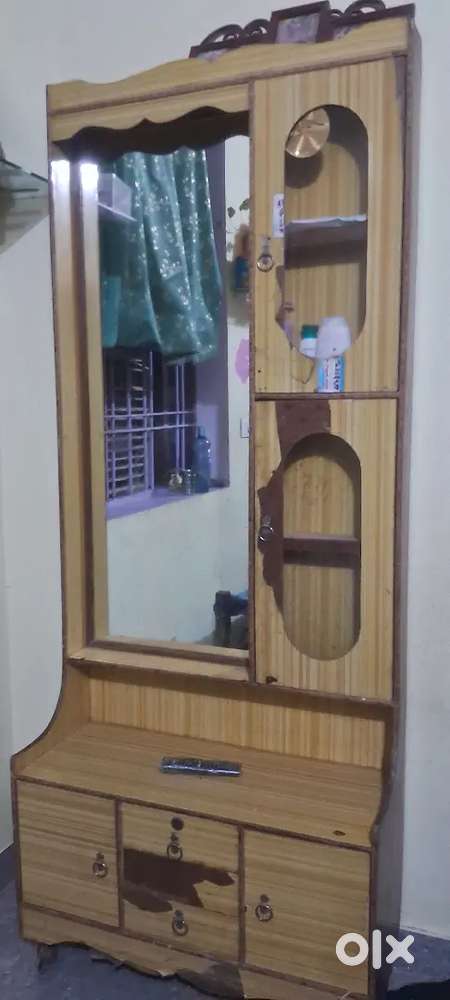 Dressing table