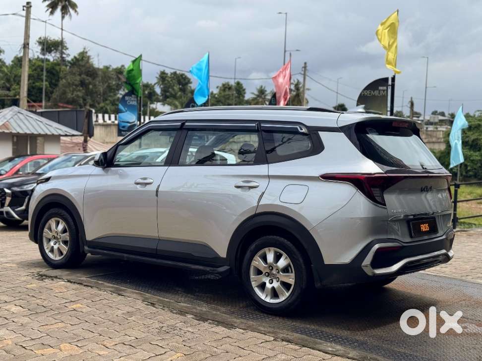 Kia Carens, 2023, Petrol