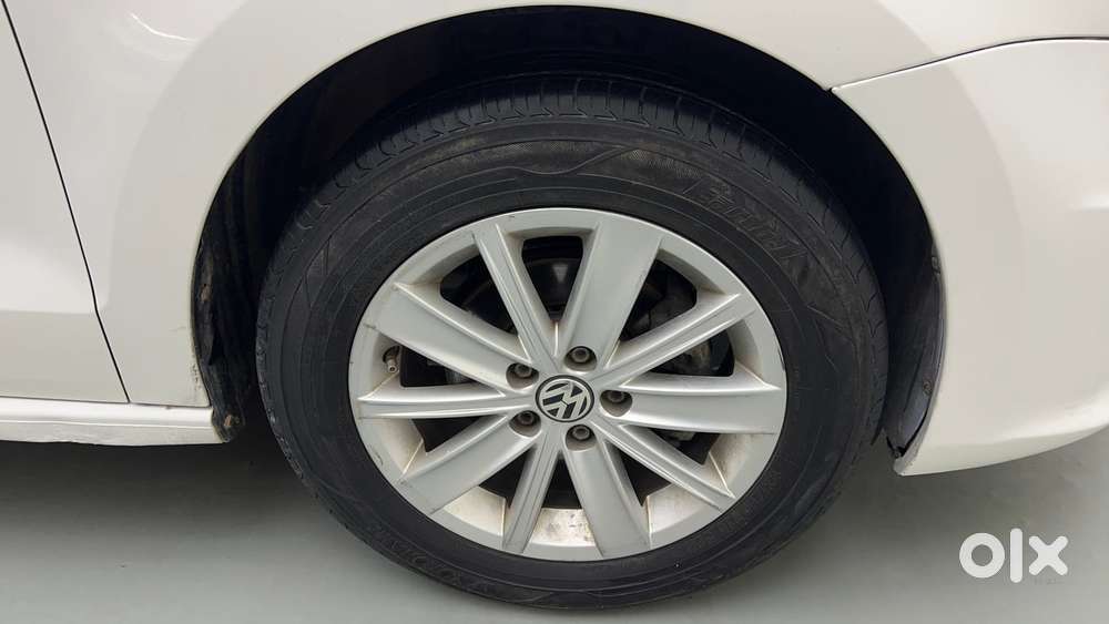 Volkswagen Vento Petrol Highline, 2015, Petrol