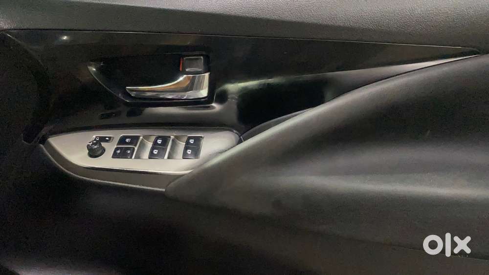 Toyota Innova Crysta [2020-ongoing] 2.4 Vx 8 Str, 2021, Diesel