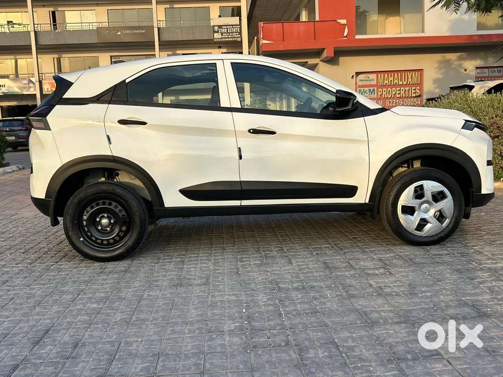 Tata Nexon, 2024, Petrol