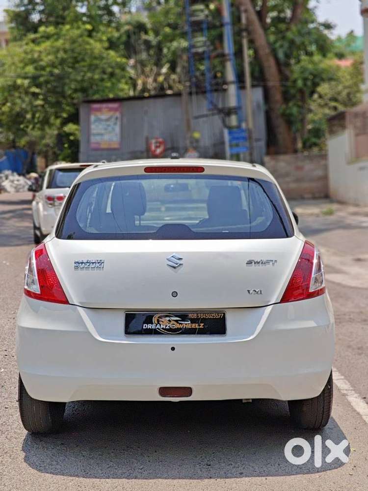 Maruti Suzuki Swift Vxi + Manual, 2013, Petrol