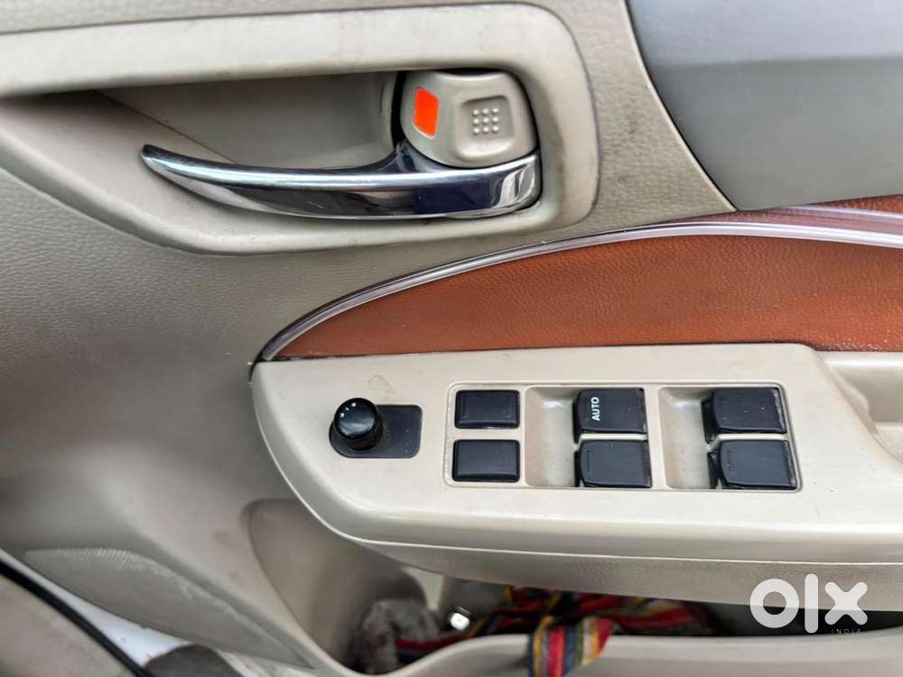 Maruti Suzuki Ertiga 2013 December Petrol Well Maintained