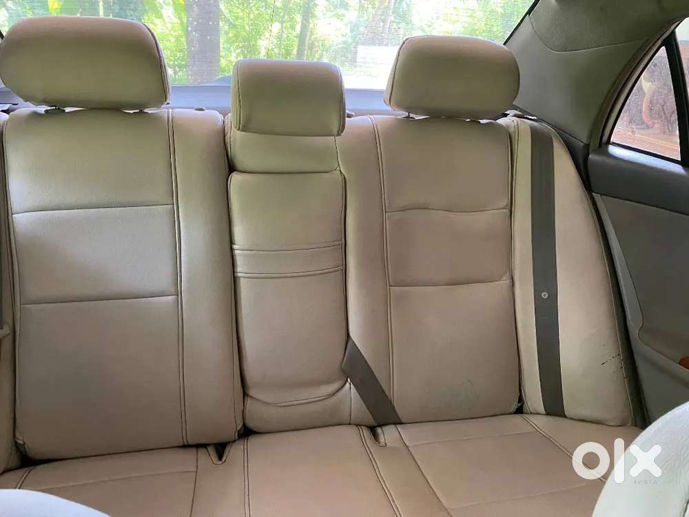 Toyota Corolla Altis 2011