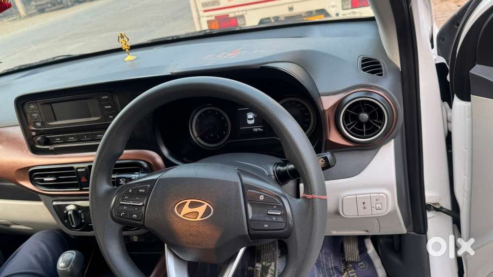 Hyundai Aura Cng & Hybrids 23500 Km Driven