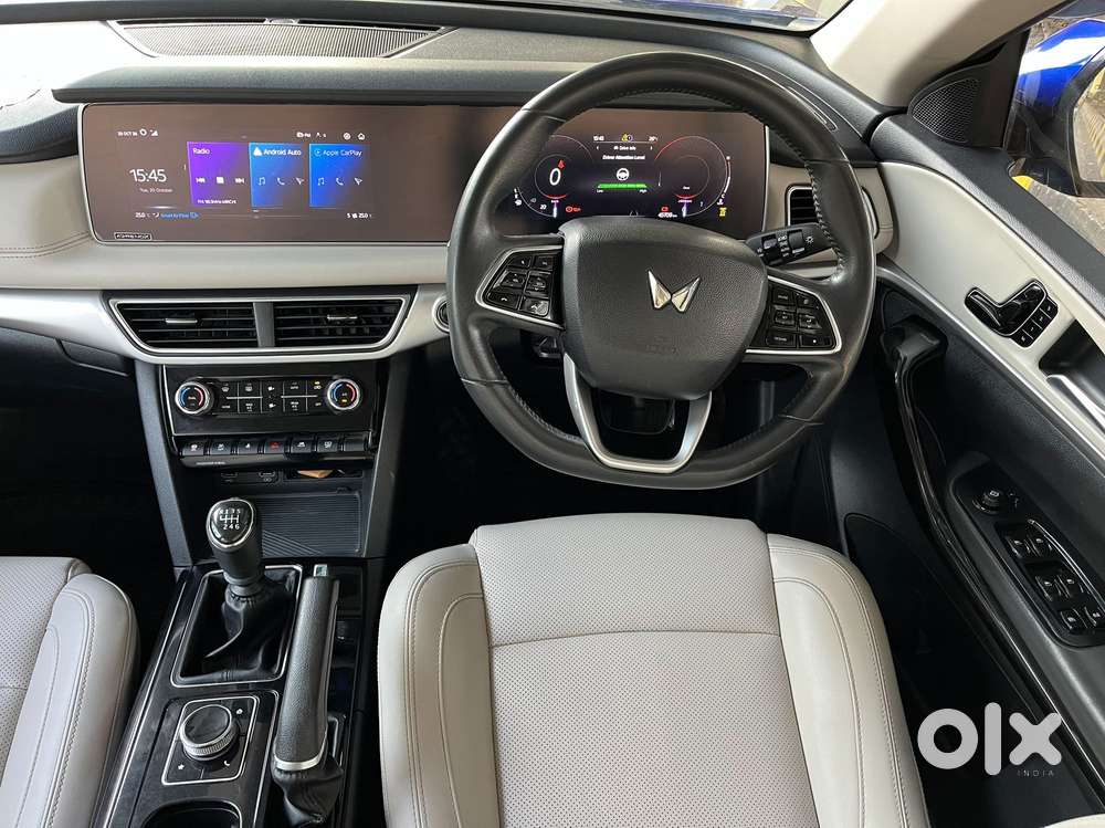 Mahindra Xuv700 2.0 Ax 7 Petrol Mt Str, 2022, Petrol