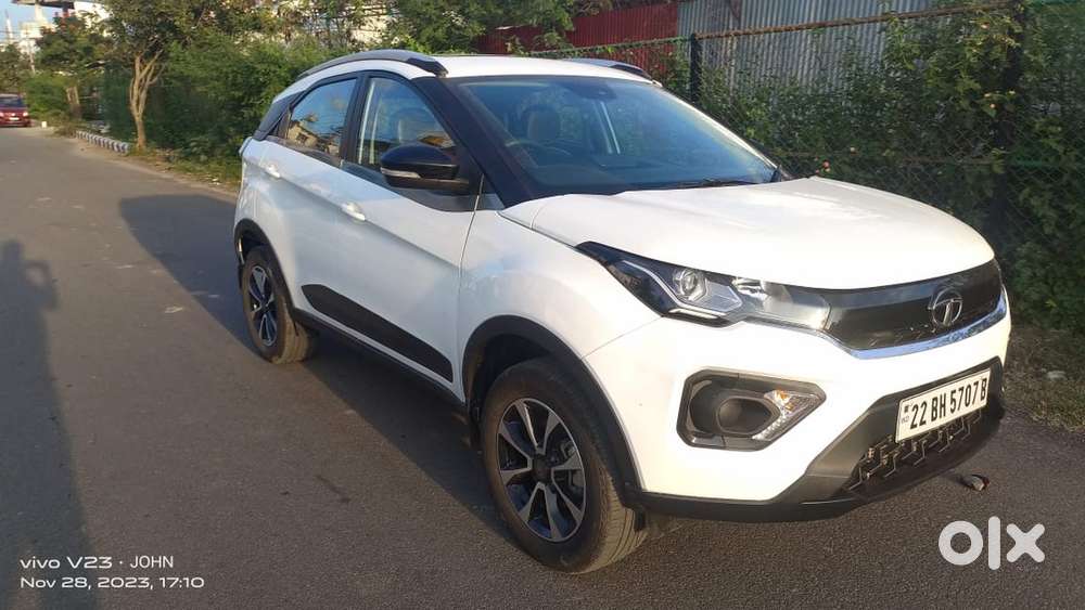 Tata Nexon Petrol Manual Sunroof 2022