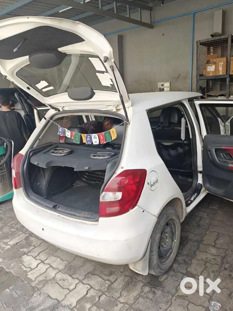 Skoda Fabia 2010 Petrol 64000 Km Driven