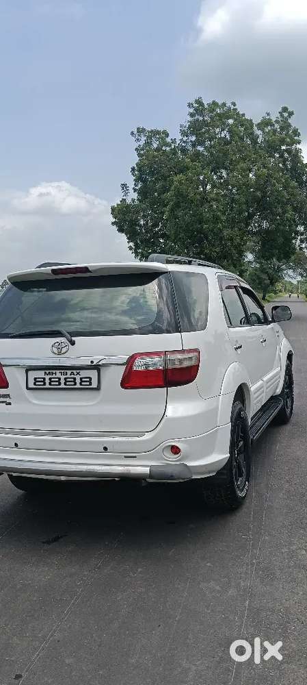 Toyota Fortuner 2011 Diesel 177800 Km Driven