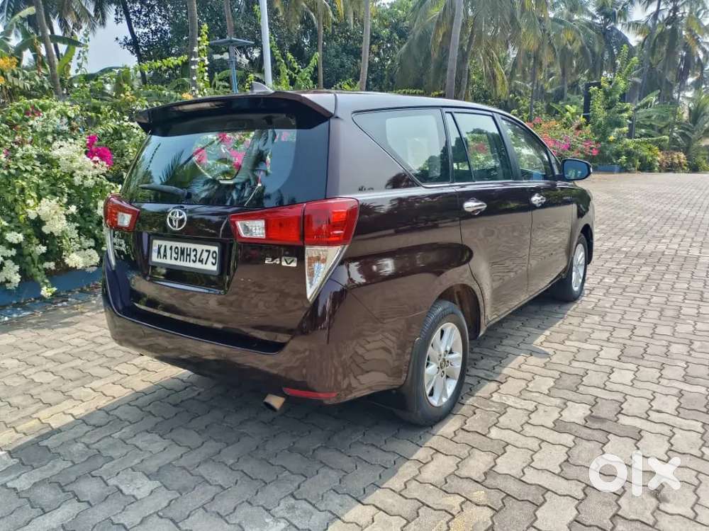 Toyota Innova Crysta 2017 Diesel Well Maintained