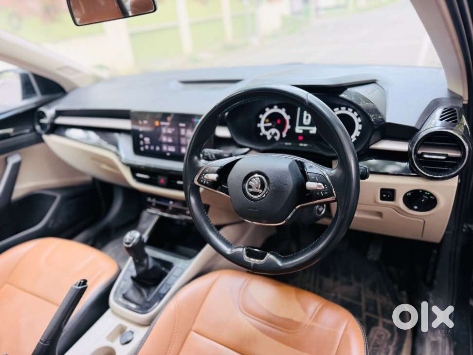 Skoda Slavia 1.0 Ambition Tsi, 2022, Petrol