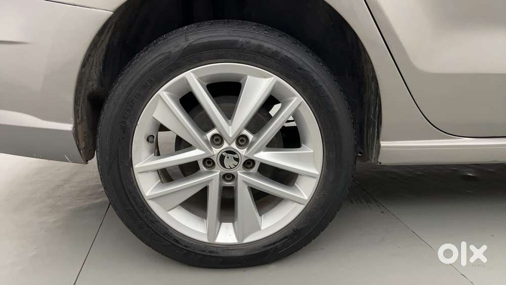 Skoda Rapid 1.6 Mpi At Style, 2017, Petrol