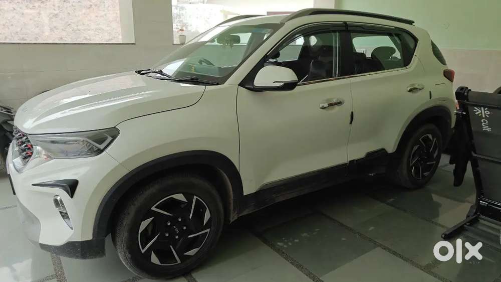 Htk + Turbo 1.0 Imt ( Sunroof )  Brand New Condition