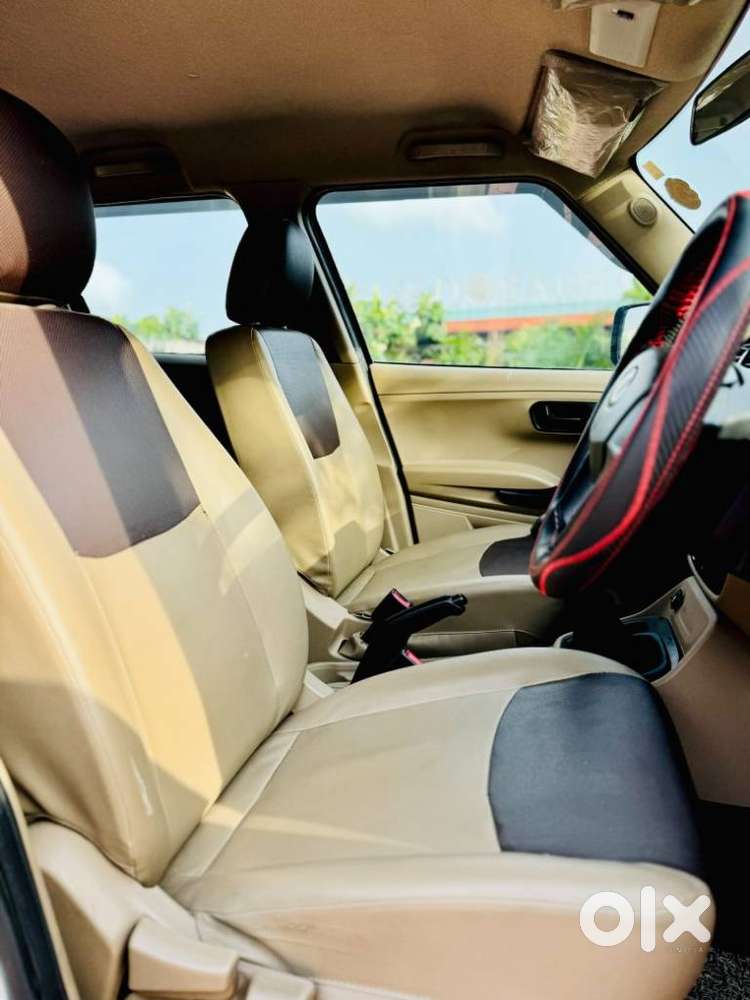 Mahindra Tuv 300 T4 Plus, 2019
