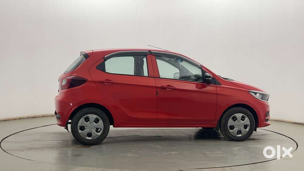 Tata Tiago 1.2 Revotron Xta, 2022, Petrol