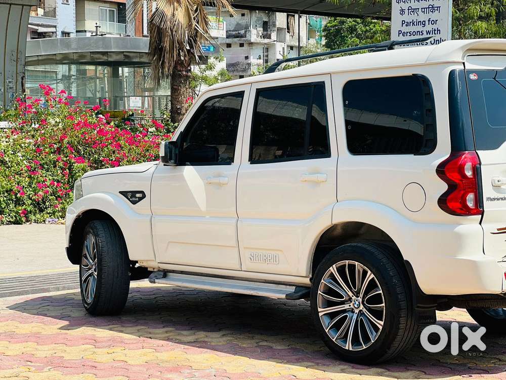 Mahindra Scorpio S5 Plus, 2018, Petrol