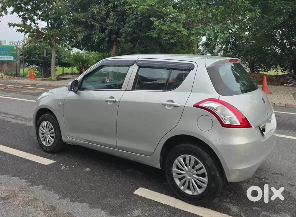 Maruti Suzuki Swift Lxi Optional-o, 2015, Petrol