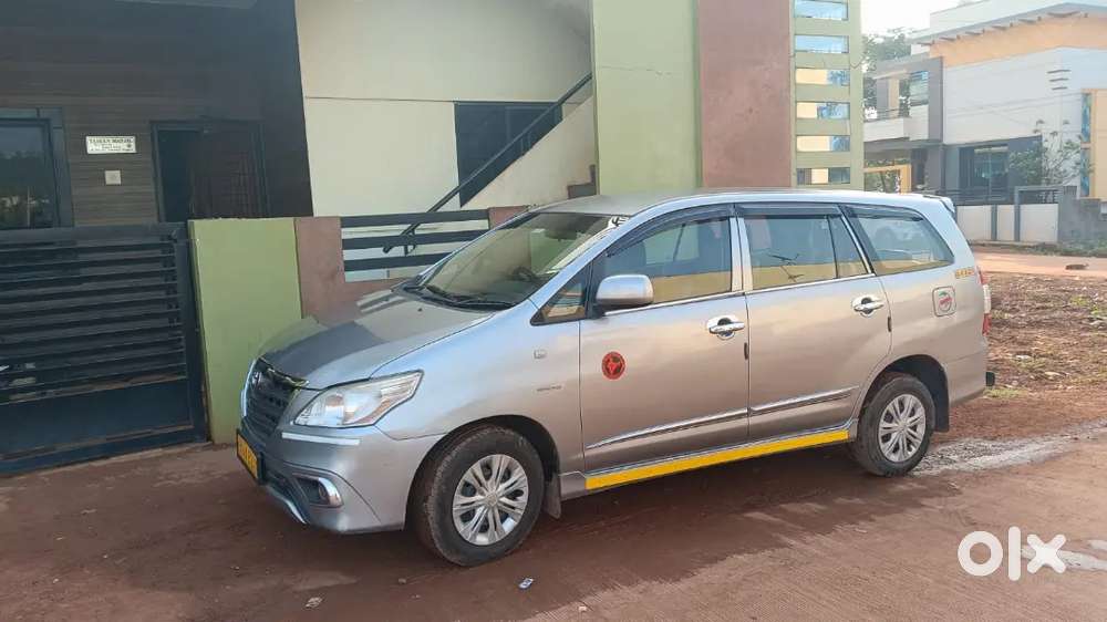 Toyota Innova 2015