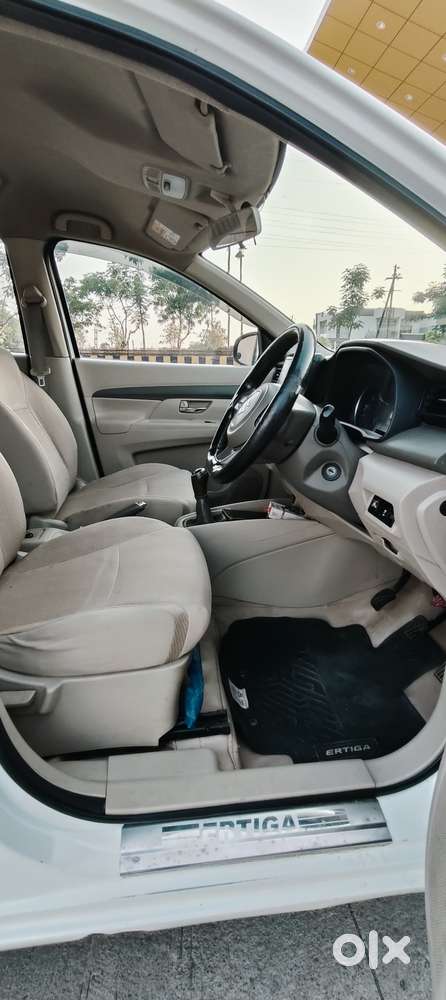 Maruti Suzuki Ertiga 2022-2023  Vxi, 2023, Lpg