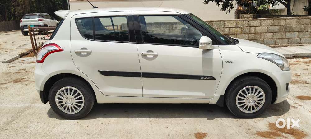 Maruti Suzuki Swift Vxi + Manual, 2012, Petrol