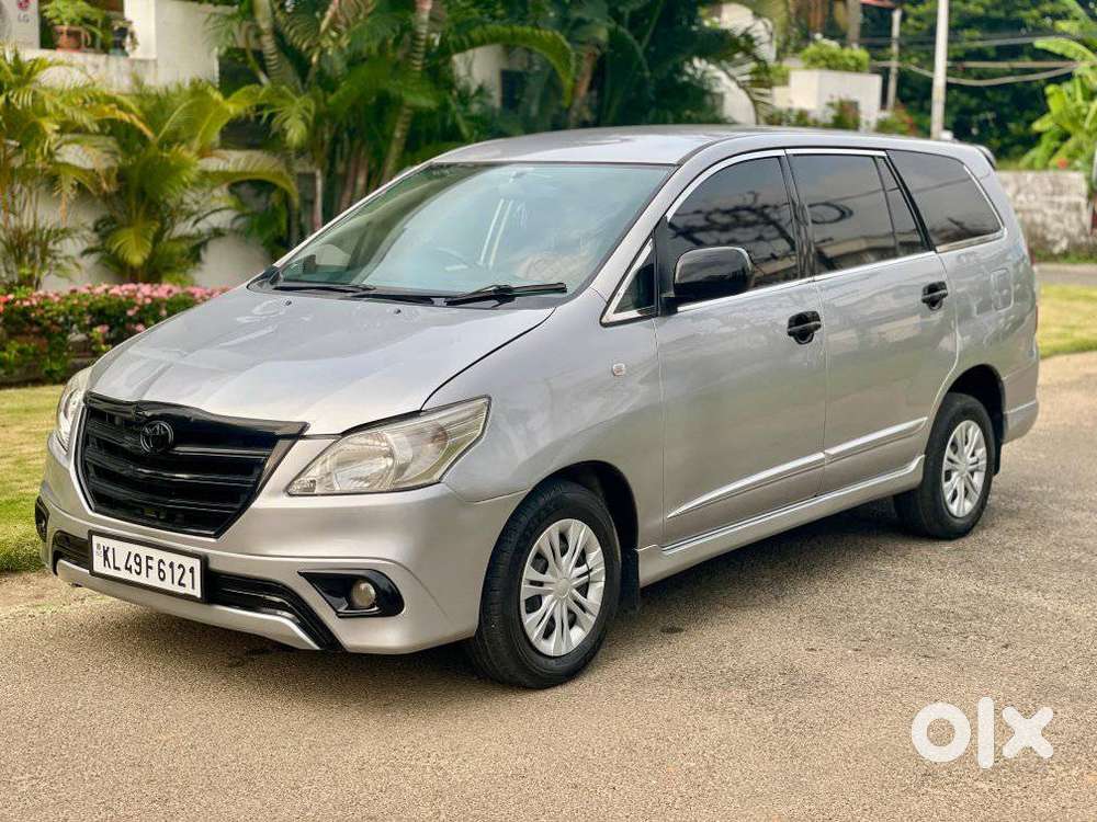 Toyota Innova 2.5 Gx (diesel) 8 Seater Bs Iv, 2015, Diesel