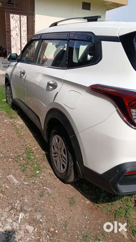 Kia Carens Petrol Manual 2024