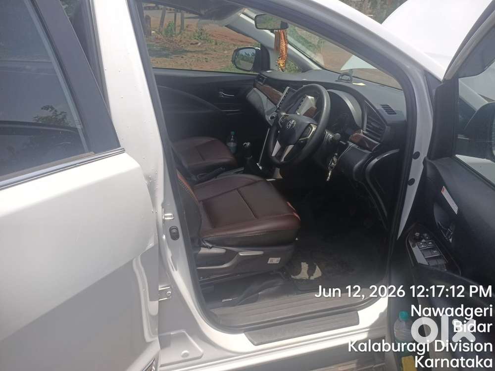 Toyota Innova Crysta 2025