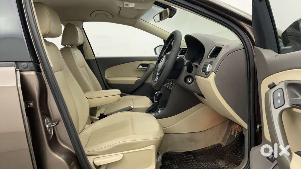 Volkswagen Vento 1.2 Tsi Highline At, 2016, Petrol