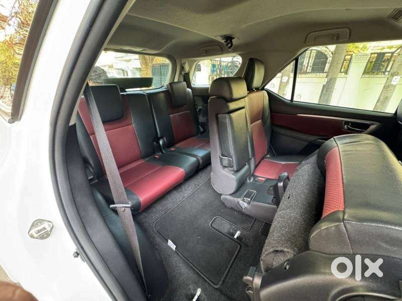 Toyota Fortuner Legender