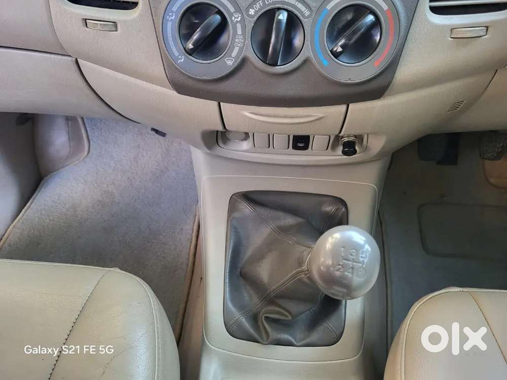 Toyota Innova 8 Seater Diesel 2011