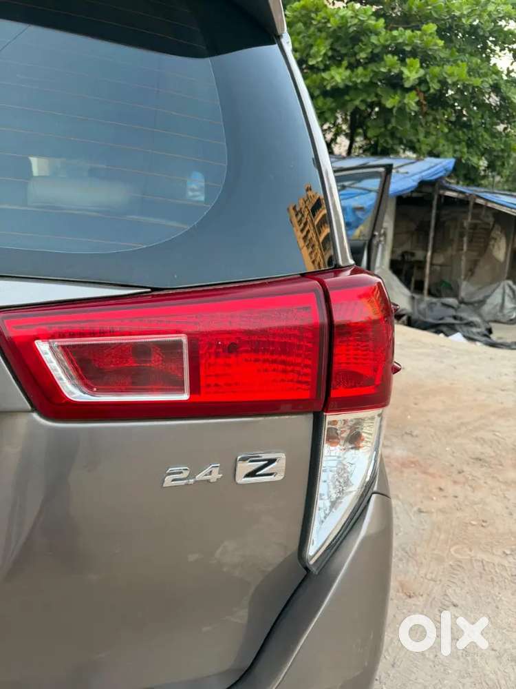 Toyota Innova Crysta 2.4 Zx Mt 8 Seater 2021