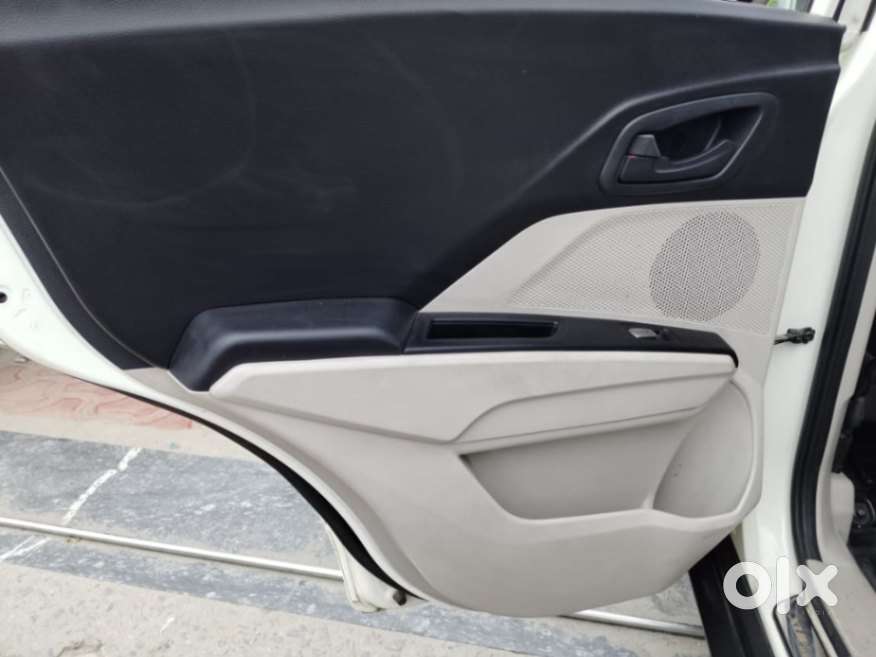 Mahindra Xuv300 W6, 2021, Petrol