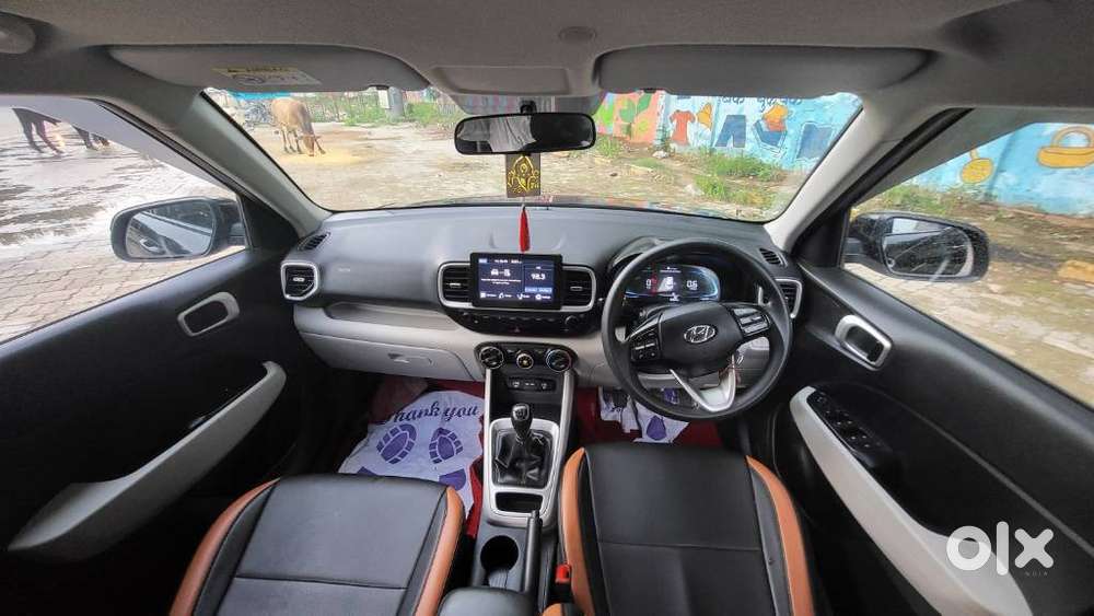 Hyundai Venue 1.2 S (o), 2024, Petrol